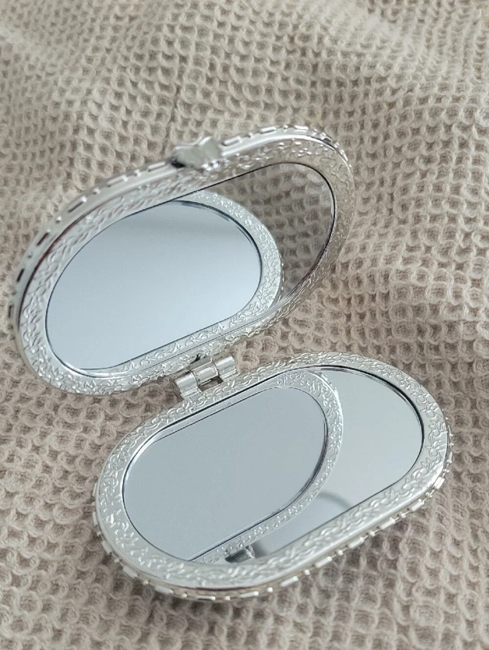 Blue Floral Compact Cosmetic Mirror Case